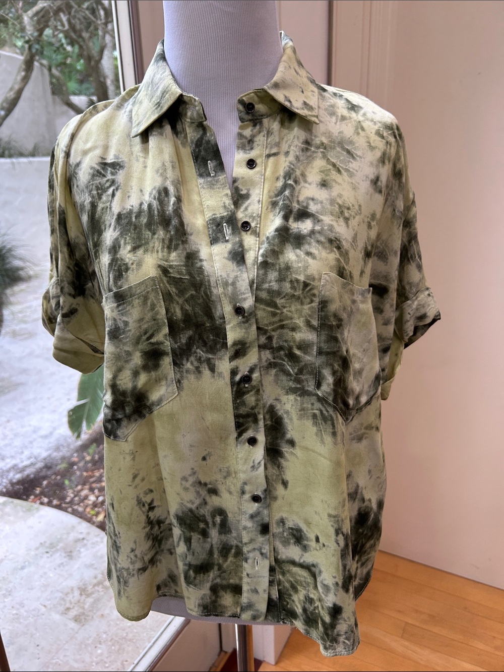Zara Women's Olive Green and Black Tie-Dye Button-Down Shirt